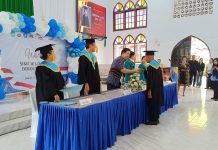 TUARI Dorong Sekolah Lansia, 47 Oma-Opa Resmi Diwisuda di Tahuna